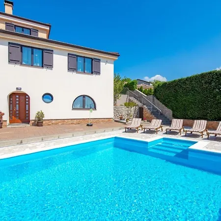 Villa Unique With Private Pool Near Kastav