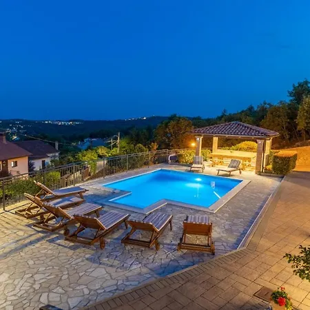 Unique With Private Pool Near Villa *